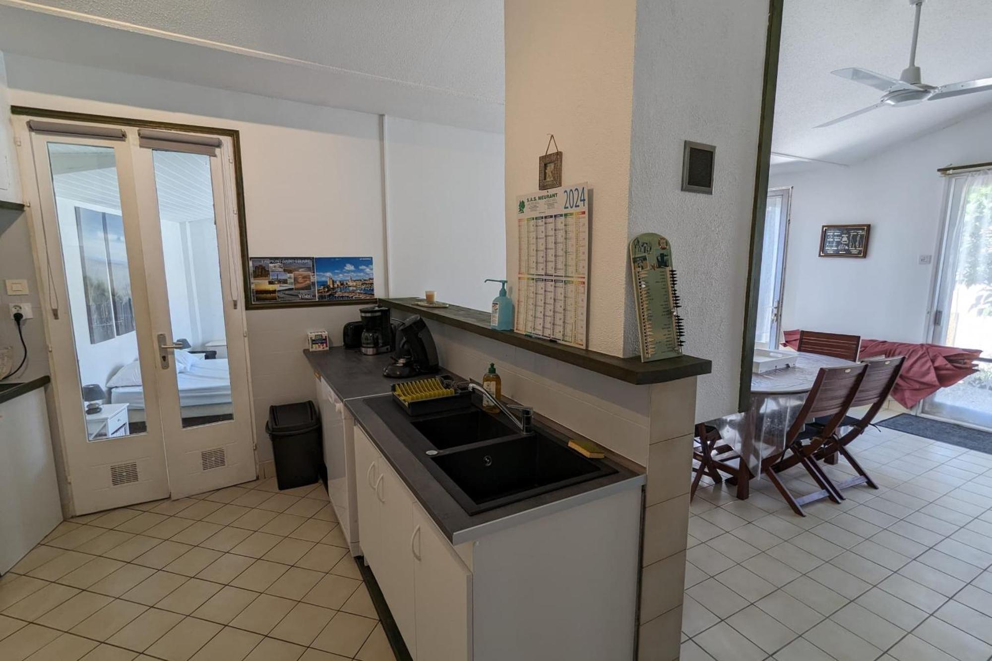 Spacious Nest With Terrace Near The Beach Saint-Hilaire-de-Talmont Exterior foto